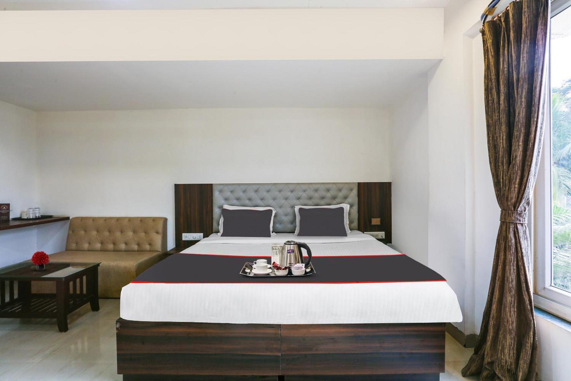 Capital O Arsh Executive Inn Мумбаи Экстерьер фото