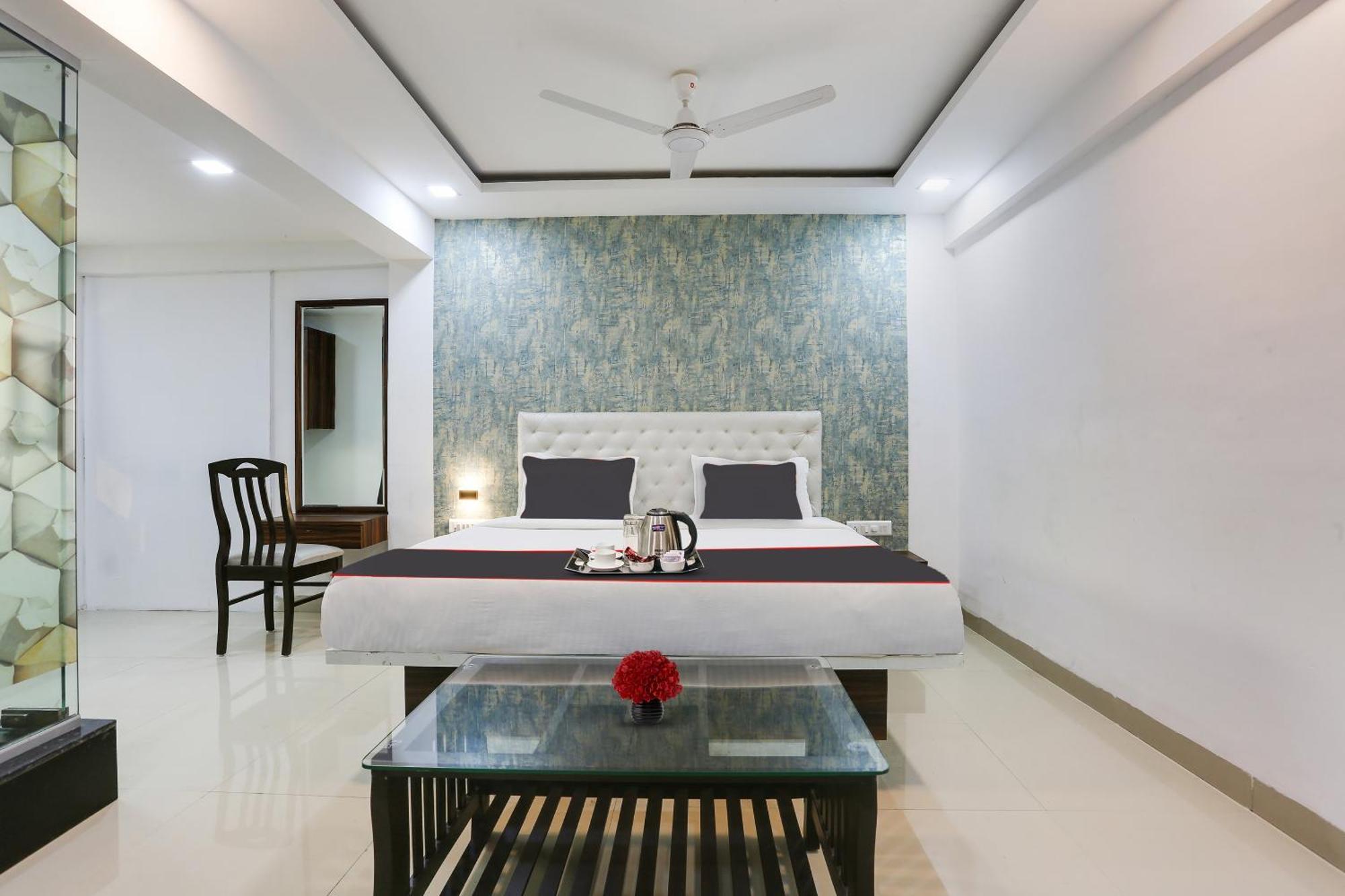Capital O Arsh Executive Inn Мумбаи Экстерьер фото