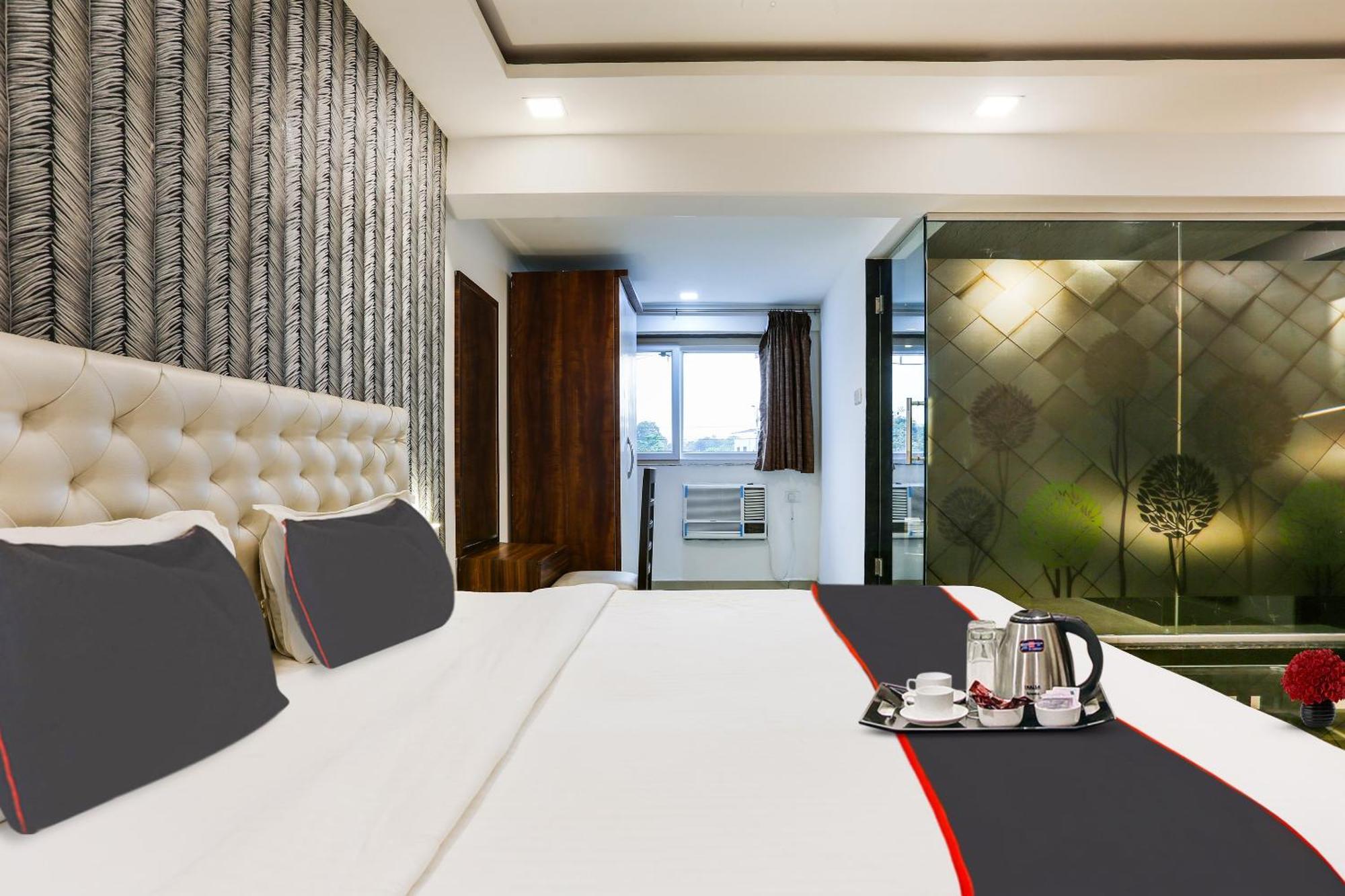 Capital O Arsh Executive Inn Мумбаи Экстерьер фото